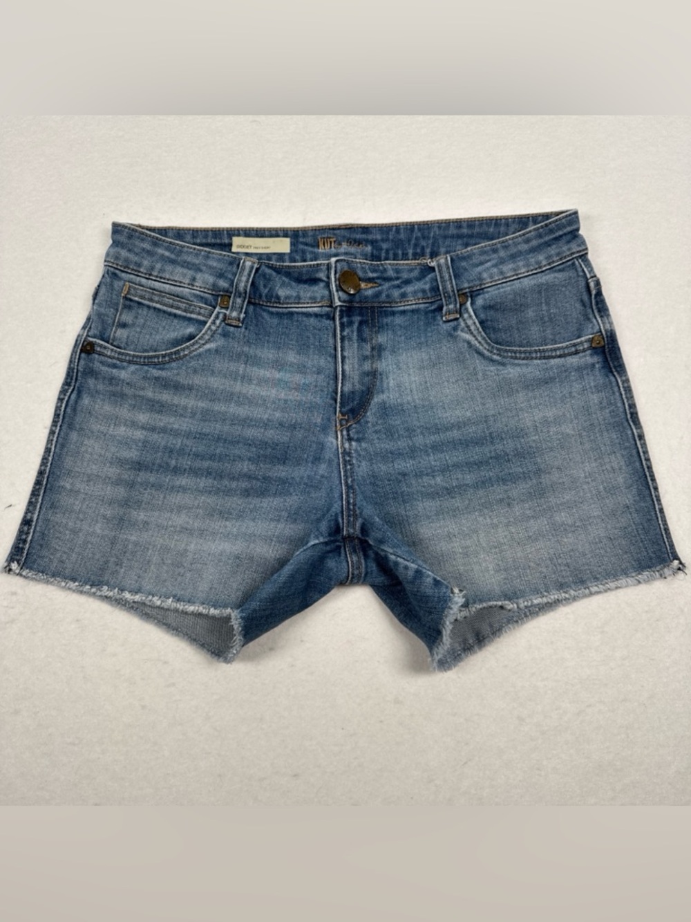 KUT from the Kloth Gidget Fray Jean Shorts Women’s Size 6 Med Wash Denim Raw Hem